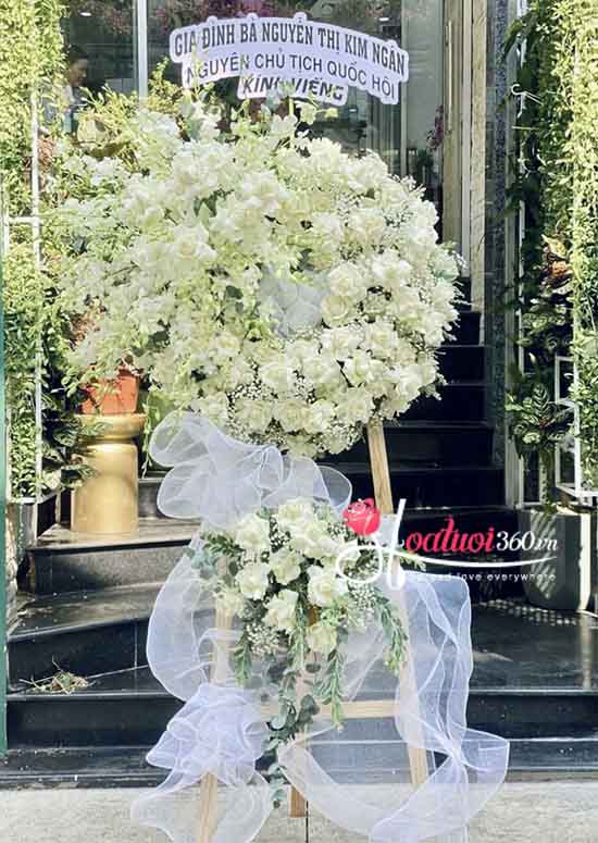 Kệ hoa chia buồn - Lắng động nỗi sầu