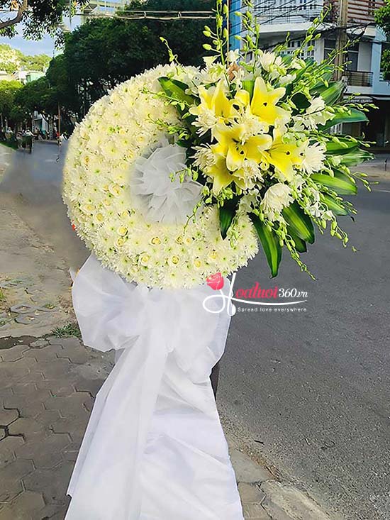 Kệ hoa chia buồn - Vùng trời ấm áp