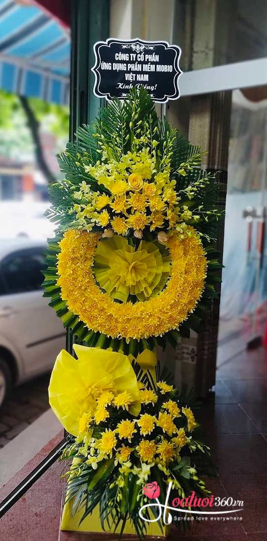 Kệ hoa chia buồn - Nắng đón người về