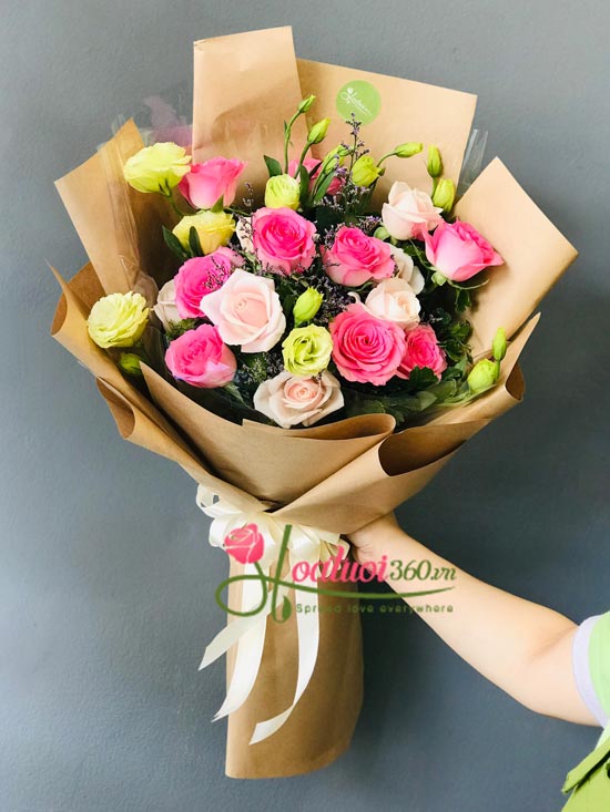 Bó hoa hồng đẹp nhất - Cô gái vui vẻ Bó hoa hồng đẹp nhất - Cô gái vui vẻ