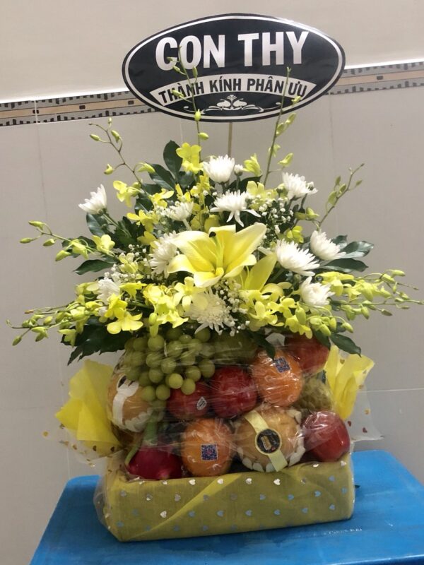 Giỏ trái cây phúng điếu trang trọng