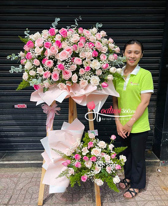 Kệ hoa khai trương - Chặng đường phát tài