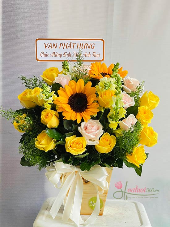 Hoa cắm hộp gỗ - Nụ cười