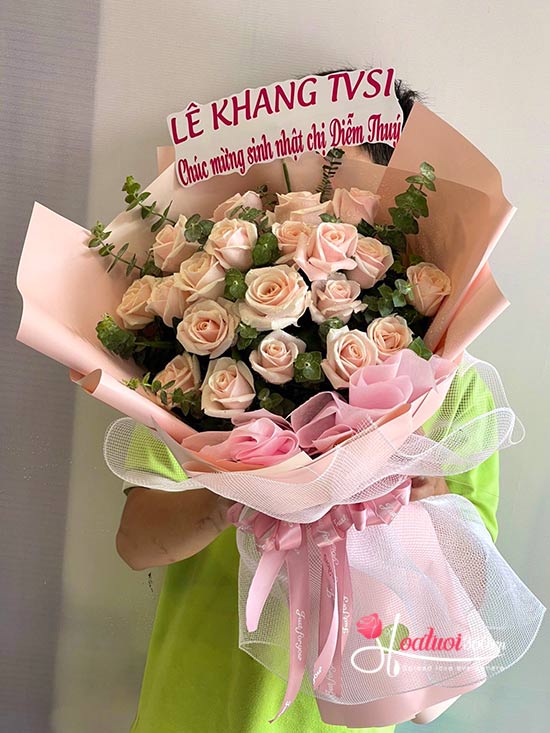 Hoa sinh nhật - Chân ái