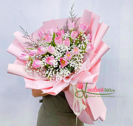 Bó hoa tulip hồng - Cầm tay sánh bước