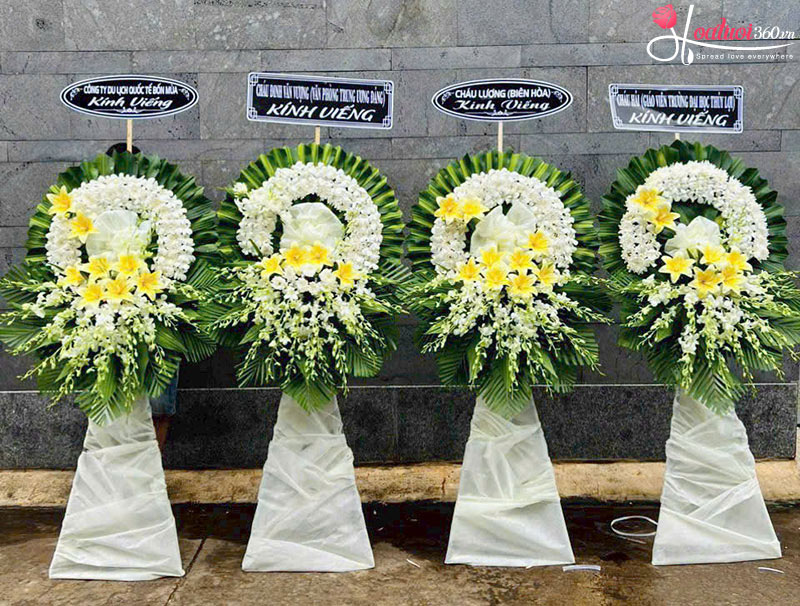 Lãng hoa chia buồn sang trọng kết hợp với hoa ly trắng