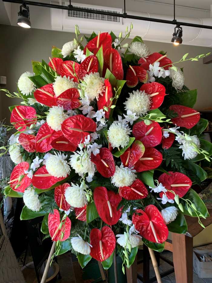 Kệ hoa 1 tầng tone đỏ trắng mừng ngày 22/12