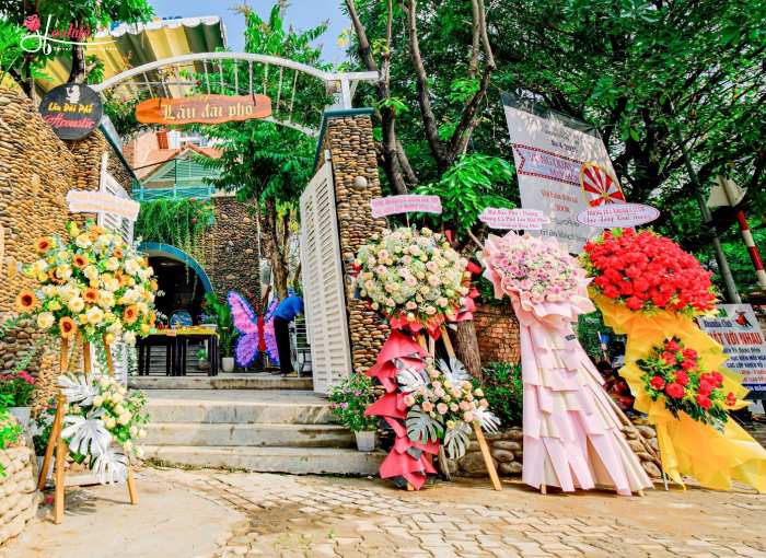 Kệ hoa mừng khai trương tiệm coffee